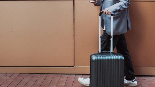 À Nice, cinq points de dépôt pour visiter la ville sans ses bagages