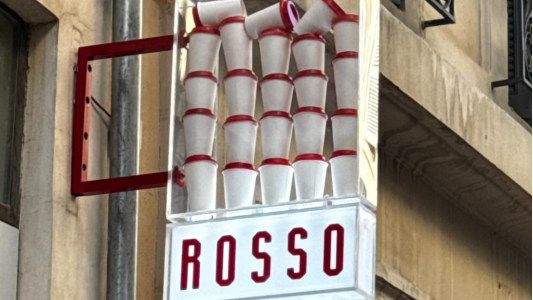 À Marseille, le café Rosso, une adresse design et solaire