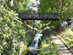 Cannes : Nouvelle passerelle piétonne au-dessus de La Frayère