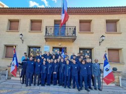 À Toulon, les cadets de la gendarmerie initiés à la fonction de porte-drapeau