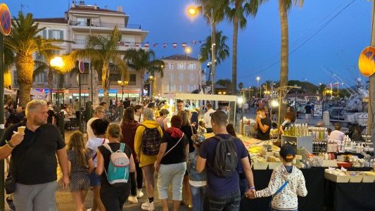 Sanary-sur-Mer, ville balnéaire emblématique de la côte