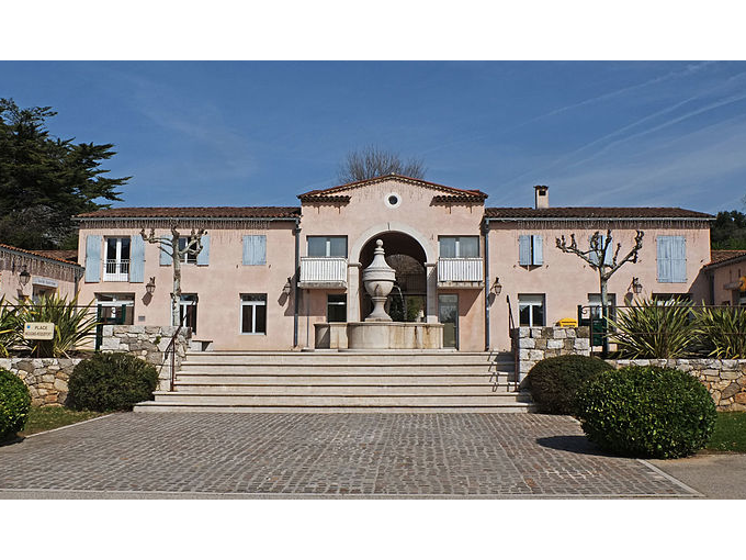 ROQUEFORT LES PINS : (…)