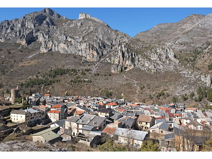 LA BRIGUE : 33 000 € (…)