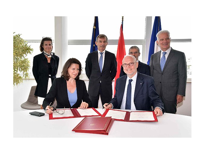 Signature entre la France