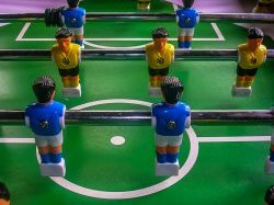 Racisme : carton jaune pour des tacles douteux...
