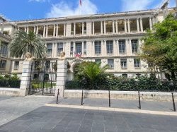 À Nice, la préfecture a quitté le palais… mais le préfet y est resté