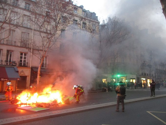 Loi anti-casseurs : (…)