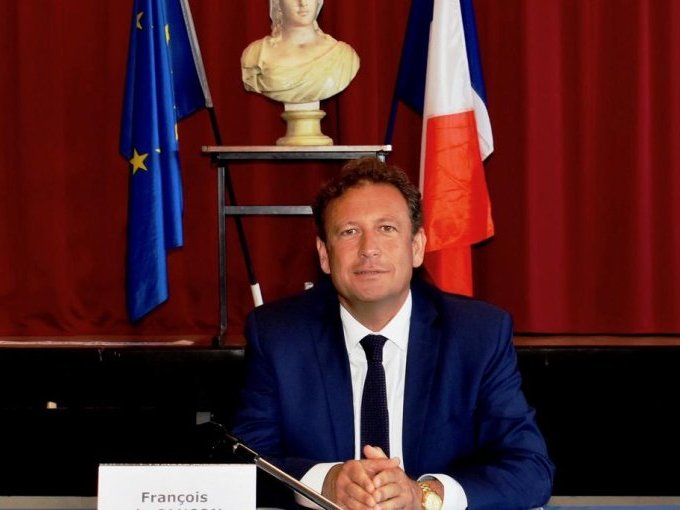 François de Canson, (…)