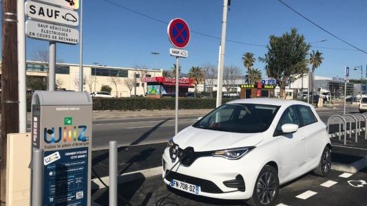 Bornes électriques, photovoltaique sur des serres... brèves vertes de ce mercredi 13 novembre