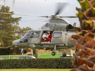A Hyères, le Père Noël atterrit en Dauphin à l'hôpital Pomponiana !