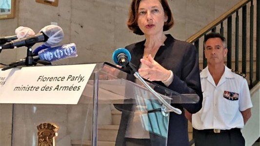 Pour Florence Parly, « l'incendie de La Perle n'est pas un incident nucléaire »