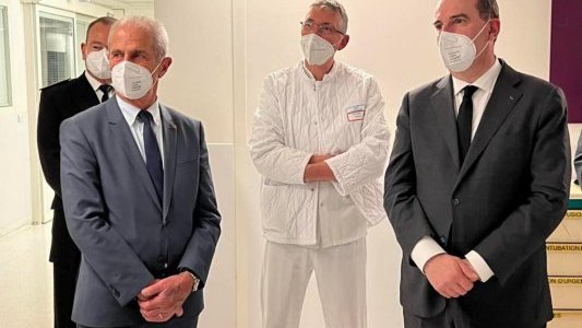 Jean Castex rencontre les équipes Covid et de réanimation