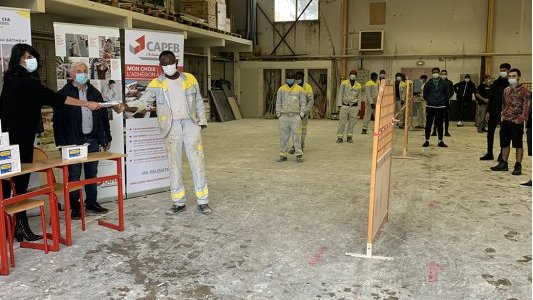 La Capeb a distribué des masques de protection aux apprentis du CFA Max FIORINI d'Antibes