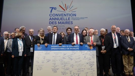 À Aix-en-Provence, signature des premiers Contrats Opérationnels de Mobilité en France
