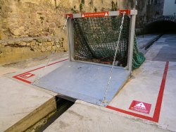 L'Agglomération Cannes Lérins expérimente un filet de rétention des déchets dans le Vallon de la Foux