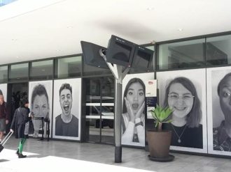 La gare de Cannes fait le show pendant le festival