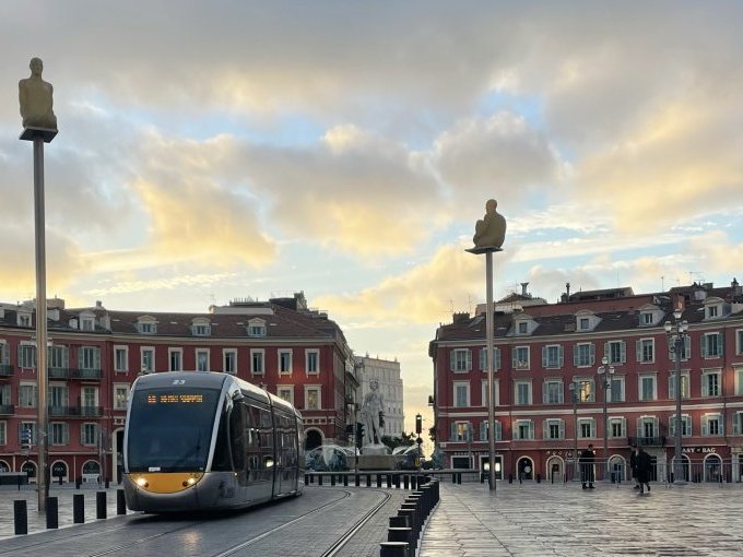 Lignes d'Azur ouvre (…)