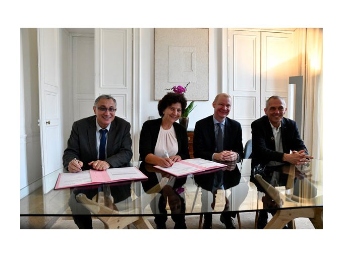 Signature du marché (…)