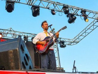 A La Londe-les-Maures, 10 000 personnes sous le charme de Vianney !