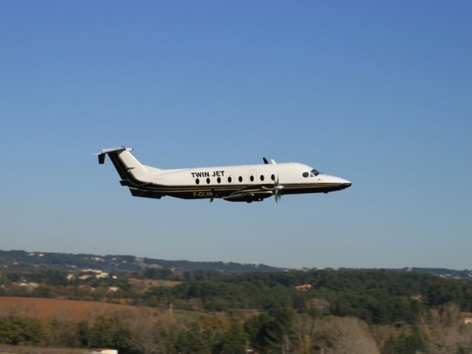 Twin Jet reliera Marseill