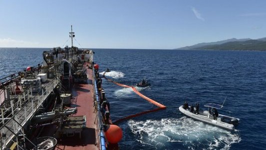 Au large du Cap Corse, la Marine se prépare à lutter contre une pollution maritime