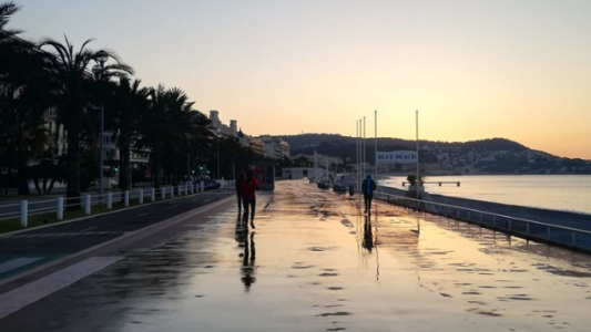 La ville de Nice a accentué ses mesures de confinement 