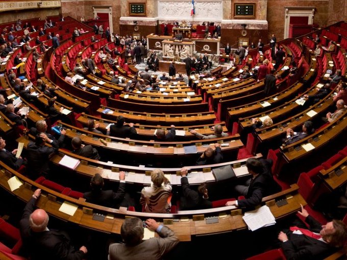 Motion de censure : (…)