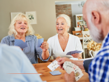 À Nice, des « pauses fraîcheur » proposées aux seniors tout l'été