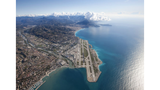 L'aéroport de Nice, choisi comme le 3e plus bel endroit où atterrir sur la planète