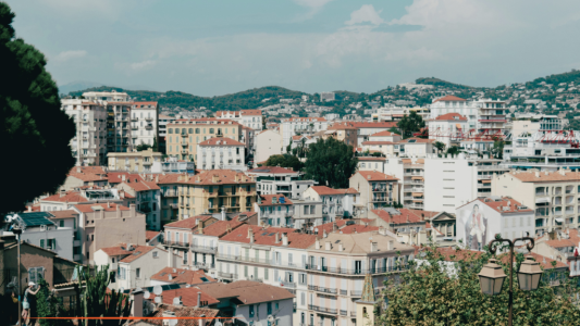 Cannes : la Ville cède plusieurs biens pour renforcer l'offre de logements durables et sociaux