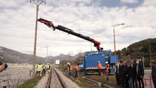 La dépose des derniers supports le long de la plaine du Var est terminée