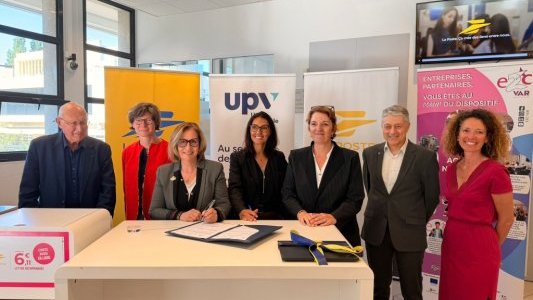 À Brignoles, La Poste et l'École de la 2ème Chance renforcent leur partenariat