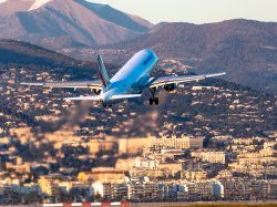 Aéroport Nice Côte d'Azur : Un lent redécollage