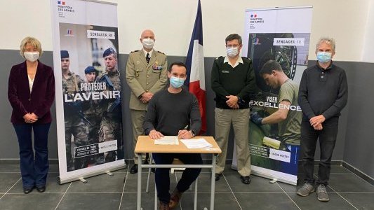 Armée de Terre : de nombreuses offres d'emploi dans le domaine des SIC, accessibles aux étudiants en master 2