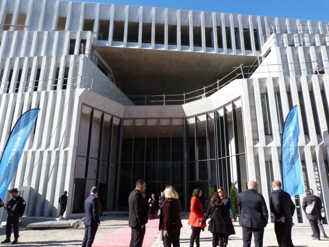 Cannes inaugure la premiè