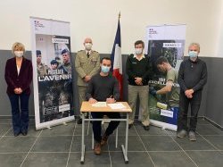 Armée de Terre : de nombreuses offres d'emploi dans le domaine des SIC, accessibles aux étudiants en master 2