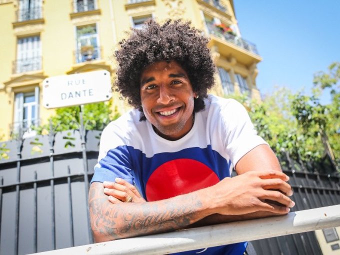 Dante tourne la page (…)