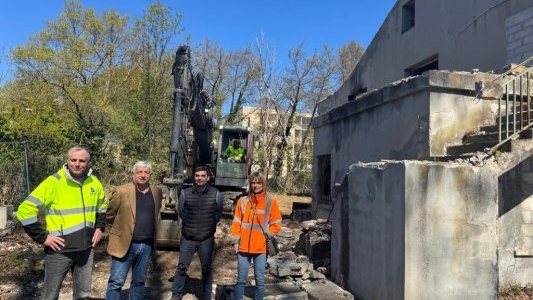 À Brignoles, démolition de l'ancienne caserne à La Burlière