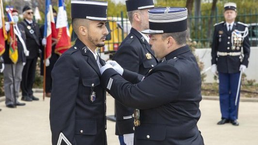 Le Groupement du Var et deux gendarmes récompensés pour leur bravoure