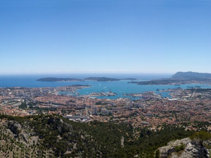 Dans le Var, deux ministr
