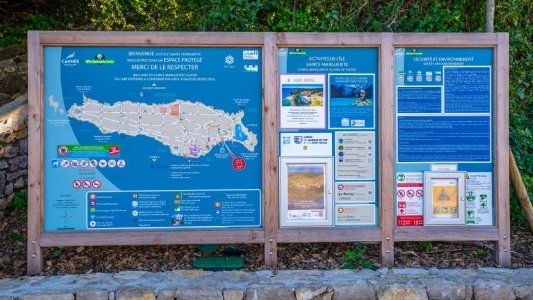Cannes : Une visite apaisée de l'île Sainte-Marguerite grâce à une signalétique repensée 