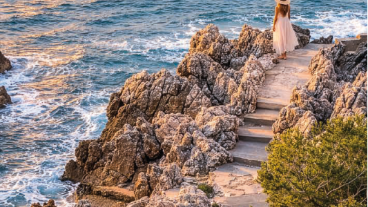 Roquebrune-Cap-Martin affirme son identité avec une nouvelle signature touristique