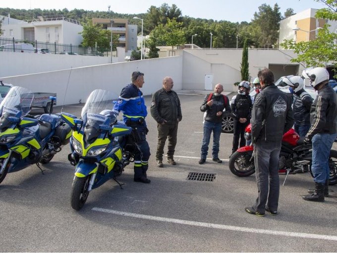 Avec la gendarmerie, (…)