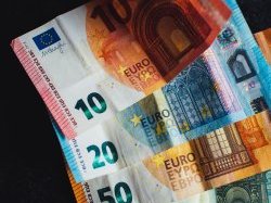 Économie : Le SMIC en France et ailleurs