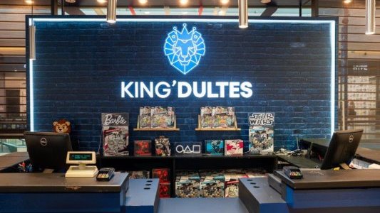  À Marseille, King Jouet poursuit sa stratégie envers les adolescents et adultes