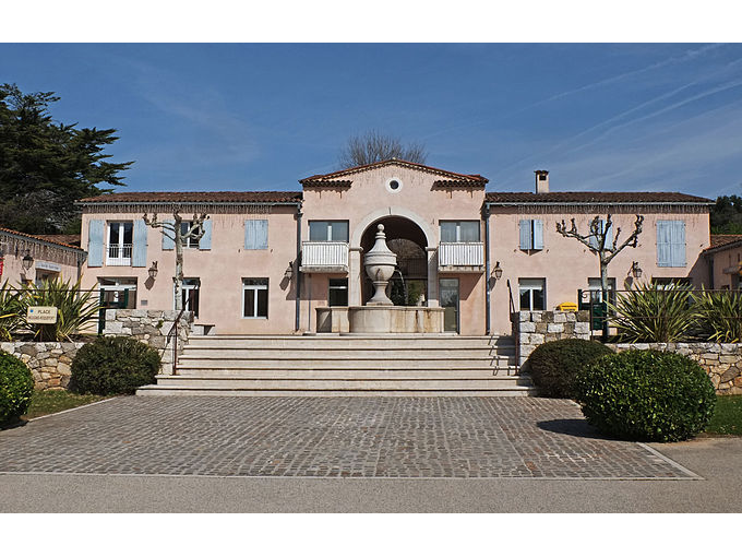 ROQUEFORT LES PINS : (…)