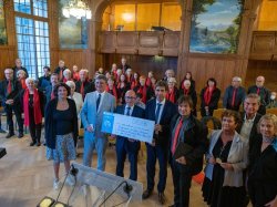 Remise de la collecte des Chœurs du Mercantour et du Chœur Région Sud au fonds de soutien du Département des Alpes-Maritimes