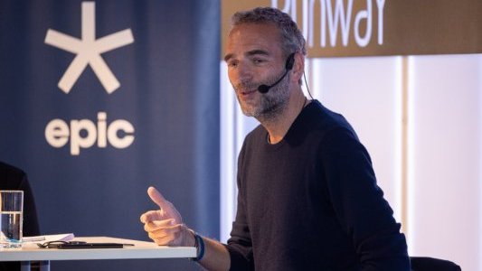 Alexandre Mars a partagé sa vision d'un entrepreneuriat régénératif et inclusif aux membres du MEB