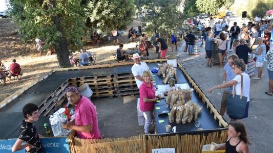 A La Londe-les-Maures, grand succès pour les apéros de la Cave des Vignerons !
