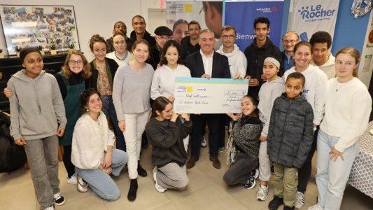 À Toulon, la Fondation VINCI pour la Cité soutient l'association Le Rocher